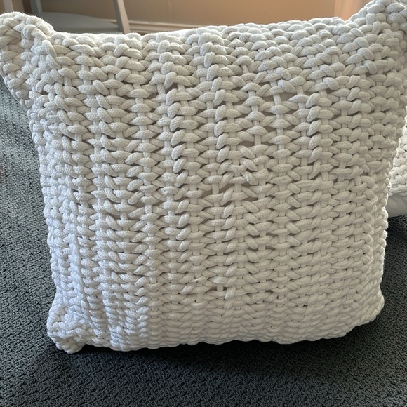 2 Coyuchi Organic Woven Rope Pillows with Kapok Inserts (Sold As A Pair) - Picture 2 of 8